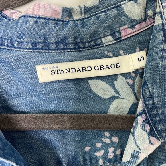 Standard Grace Floral Denim Blouse - Picture 2 of 7